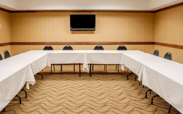 Quality Inn Near Walden Galleria Mall