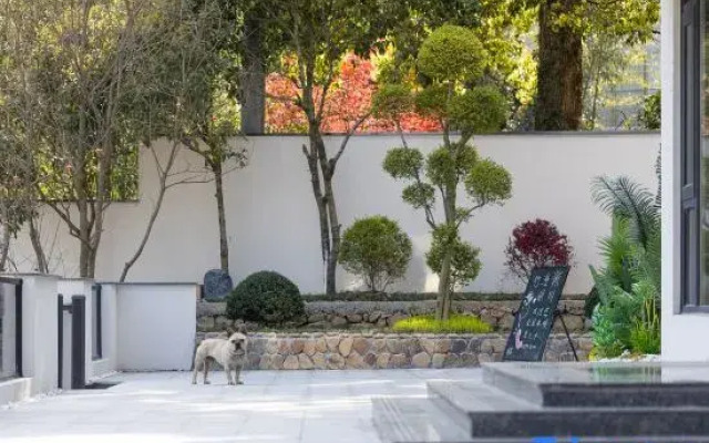 Zhuman ZELIN·Pool Holiday Meishu (Anji Yunshang Grassland Store)