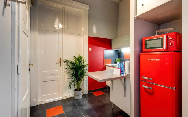 BpR Pyvo Street Home with balcony