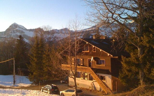 Apartment With 4 Bedrooms In Crest Voland, With Wonderful Mountain View, Furnished Terrace And Wifi 90 M From The Slopes