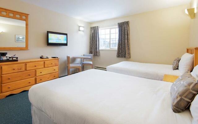 Fernie Slopeside Lodge