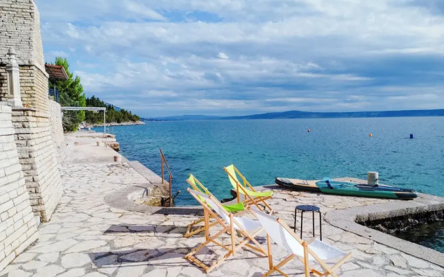 Villa Seafront Escape