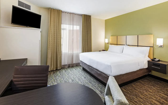 Candlewood Suites Lenexa - Overland Park Area by IHG