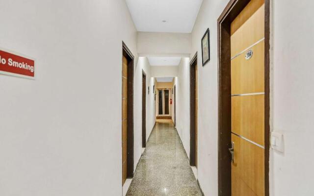 OYO Townhouse 22956 Hotel Grand Residency
