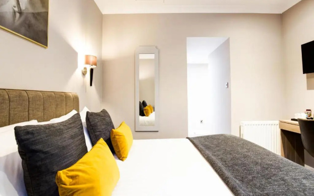 Mercure Peebles Barony Castle Hotel