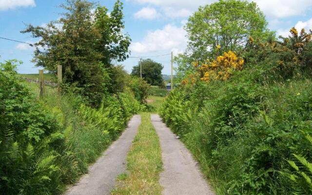 Valley Lodge Room Only Guest House
