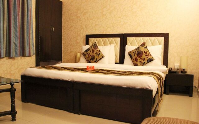 OYO 2407 Hotel Gera's M1