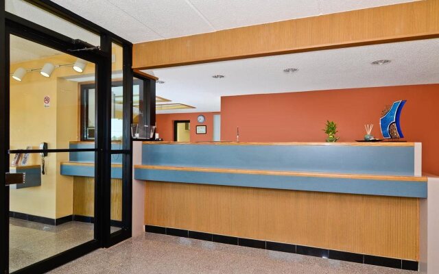 Fair View Inn & Suites