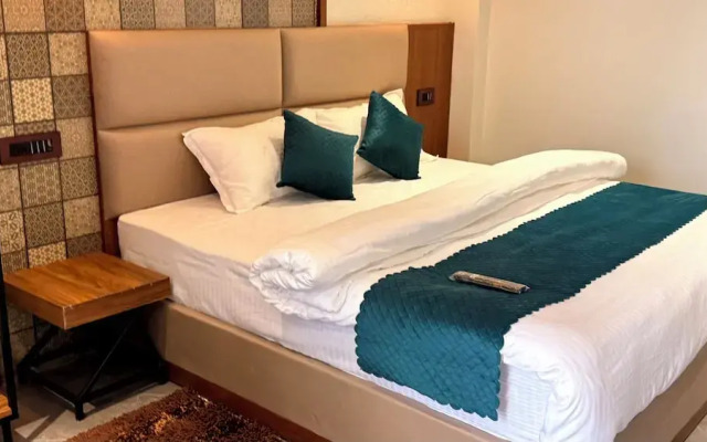Yes Hotel By The Ganges