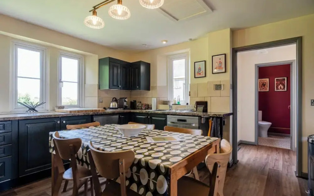 Gorgeous Rural 4BD Farm With Hot Tub