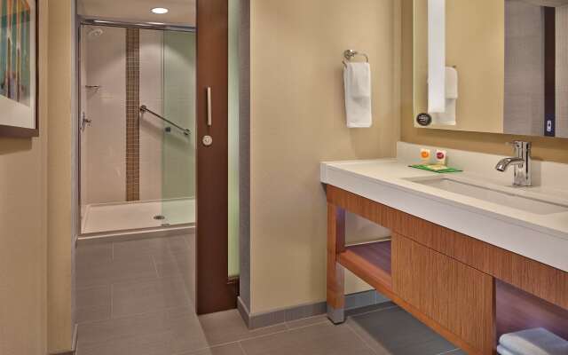 Hyatt Place Chapel Hill / Southern Village
