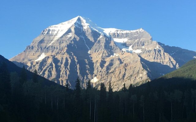 Mount Robson Mountain River Lodge