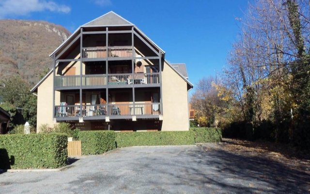 Apartment with One Bedroom in Bagnères-De-Luchon, with Wonderful Mountain View, Furnished Terrace And Wifi - 18 Km From the Slopes