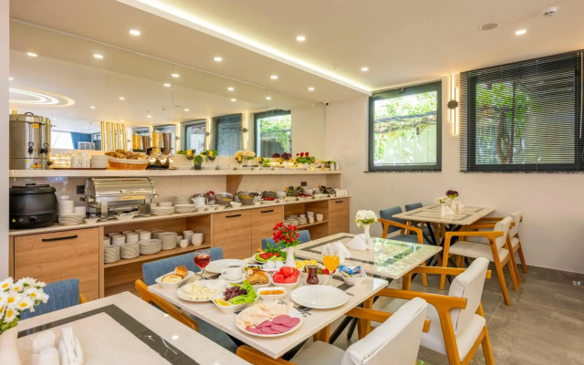 Diamond luxury Hotel