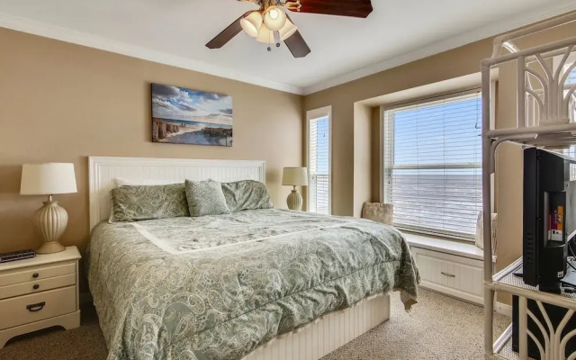 Seascape 1210 1 Bedroom Condo by RedAwning