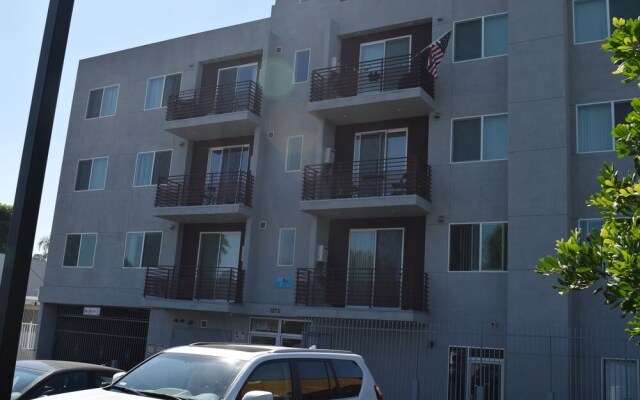 Fully Furnished Apartments near CSUN