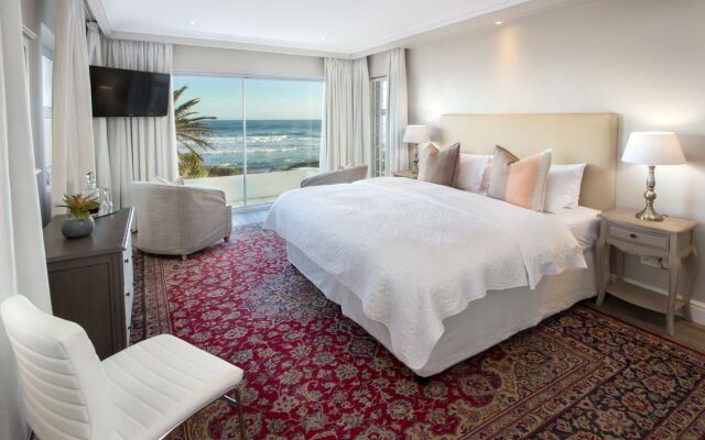 Hermanus Beachfront Lodge