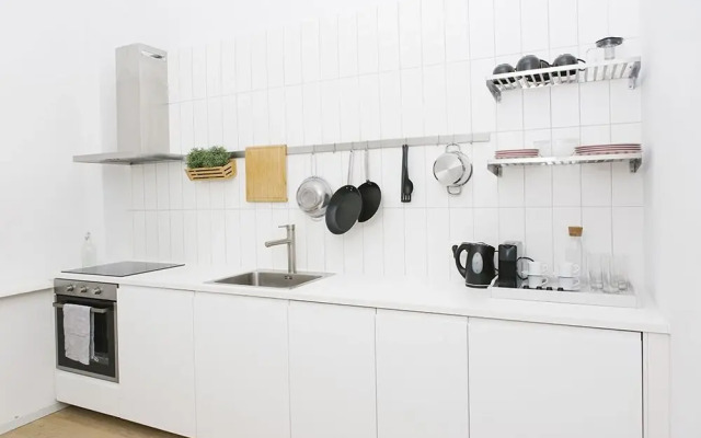 Modern Apartment in the Beautiful Neighborhood