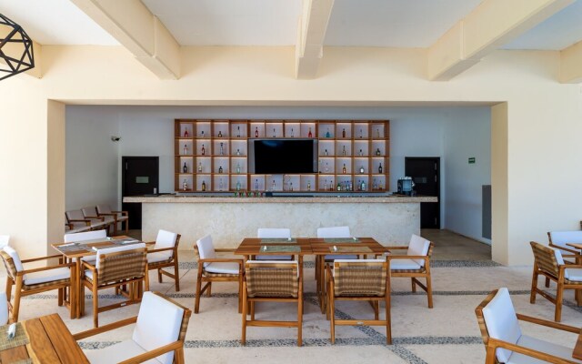 Z Casa Marea 2 Bedroom Condo by Redawning