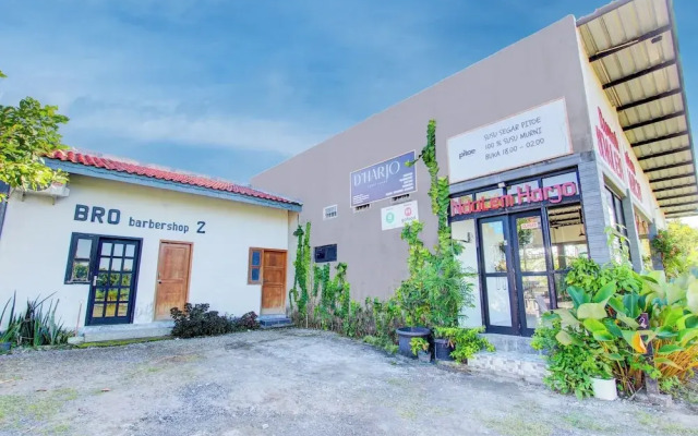 OYO 93885 D'harjo Guesthouse