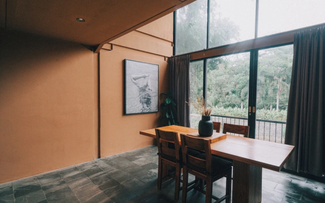 Loji Nyanyi Suite & Brew