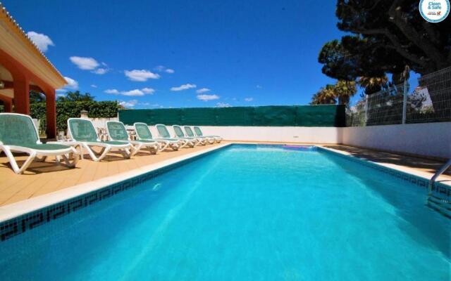 Villa Mikael - Free Wi-Fi - Aircon - Private Pool by bedzy