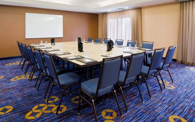 Courtyard St. Louis Airport/Earth City