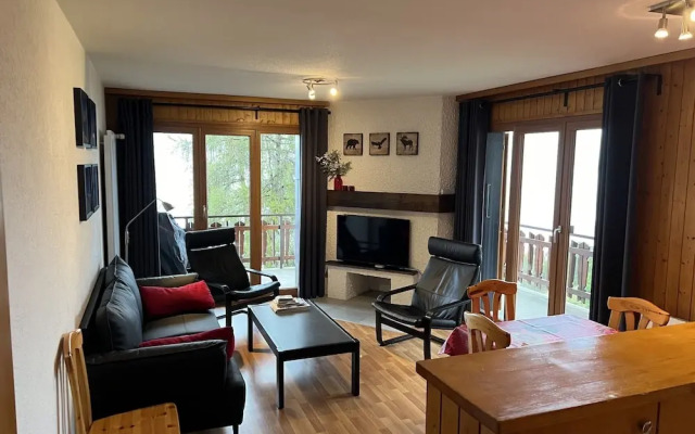 Mystical Apartment With Mountain Views