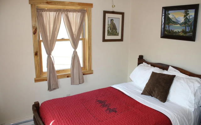 The Historic Wapiti Lodge