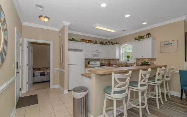 Magnolia Bovardia 4803-201 3 Bedroom Apts