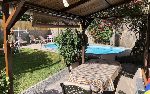 Villa With 3 Bedrooms in Grande Riviere Noire, With Wonderful Mountain View, Private Pool, Enclosed Garden - 1 km From the Beach