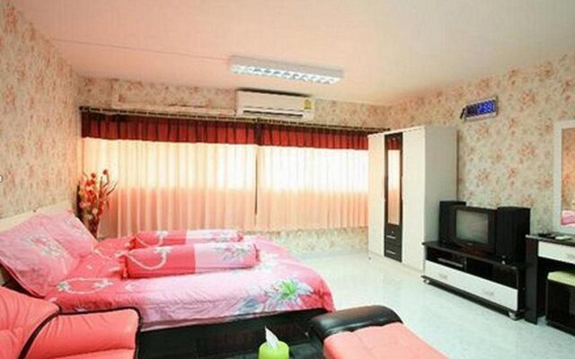 Deluxe at Popular Condo