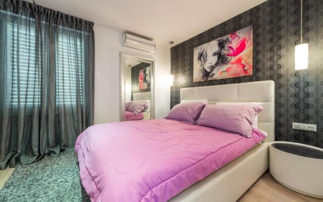 Apartment Violet