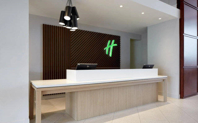 Holiday Inn Hotel & Suites Montreal Airport by IHG