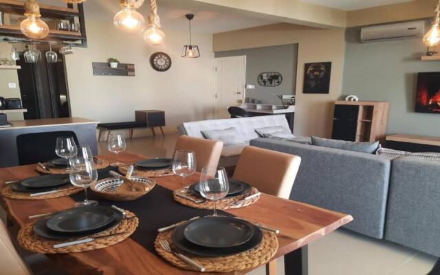 Paramount Gardens Resorts C201
