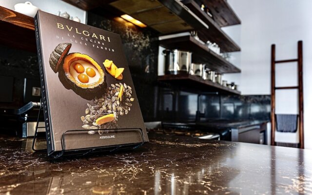 YOLO Spaces – The White House Boutique Villa