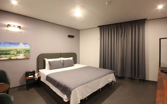 Dinos Hotel
