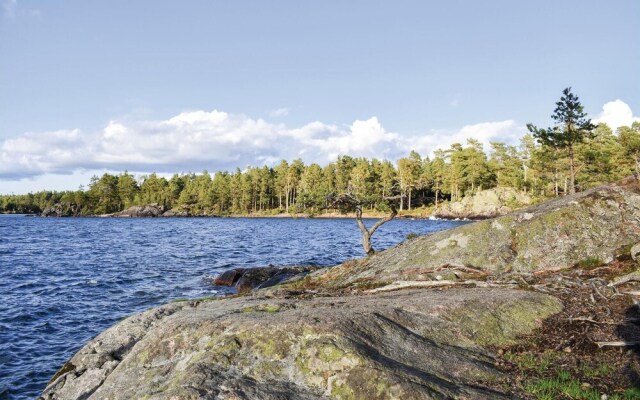 Nice Home in Motala With 4 Bedrooms