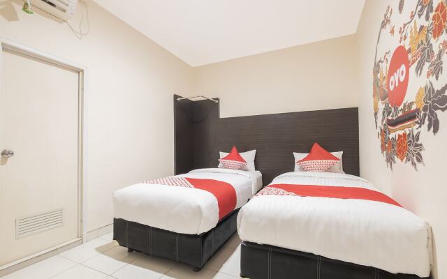 OYO 317 New Legend Hotel