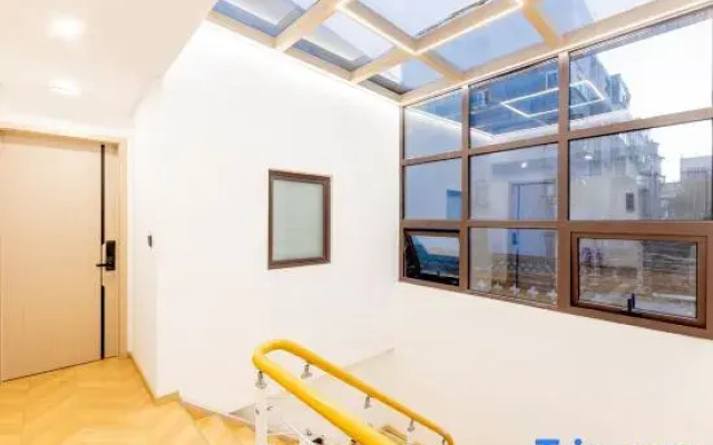 Zhiyu Homestay (Luoyi Ancient City Cross Street)
