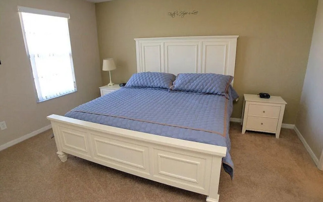 Lazy Breeze Holiday Home 4050