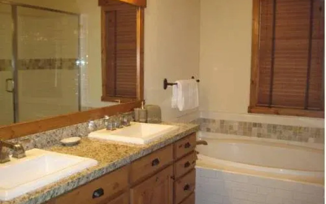 SnowCreek The Lodges
