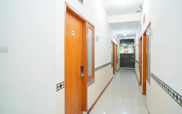 RedDoorz near Terminal Arjosari 2