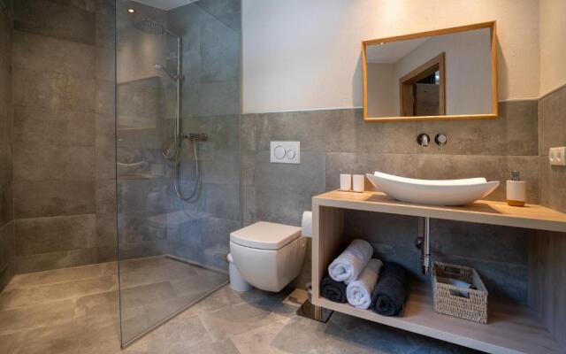 Mountain Living Apartments - Ski-In & Ski-Out