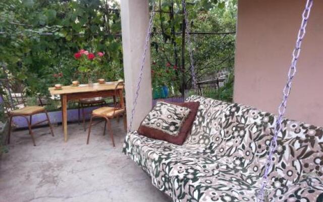 Guest house in Arzakan,Axveran