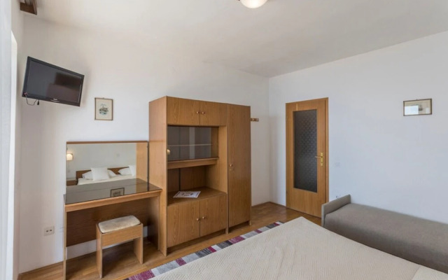 Vedra- Free Parking and Close to the Beach - A1