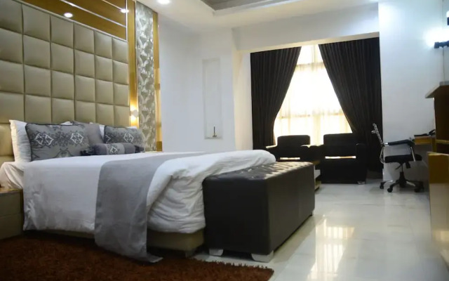 Caesar'S Luxury Hotel