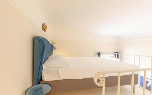 Santa Croce. Quiet, large and luminous loft