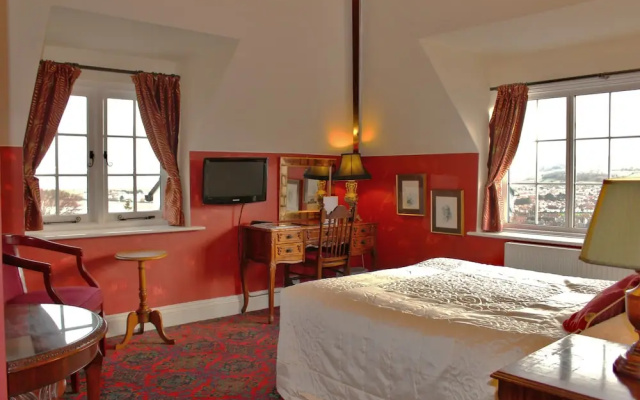 Marston Lodge Hotel