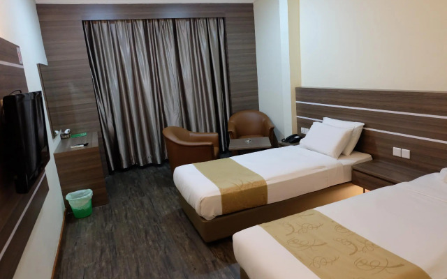 Holiday Hotel